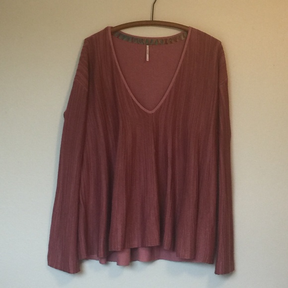 Free People Tops - FREE PEOPLE Dusty Pink Knit Swing Top Bell Sleeves